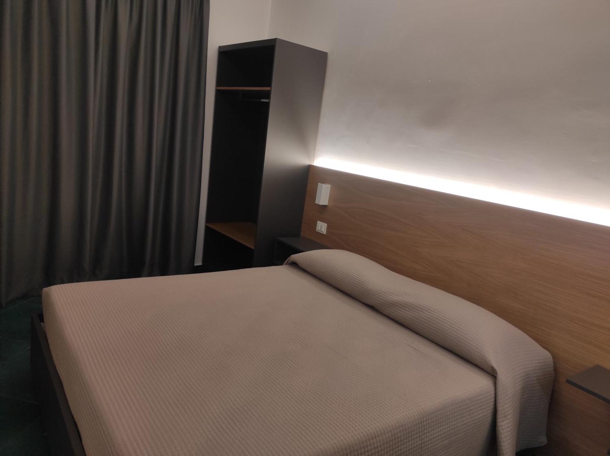 Residenza Porta Romana โตรเปอา ภายนอก รูปภาพ