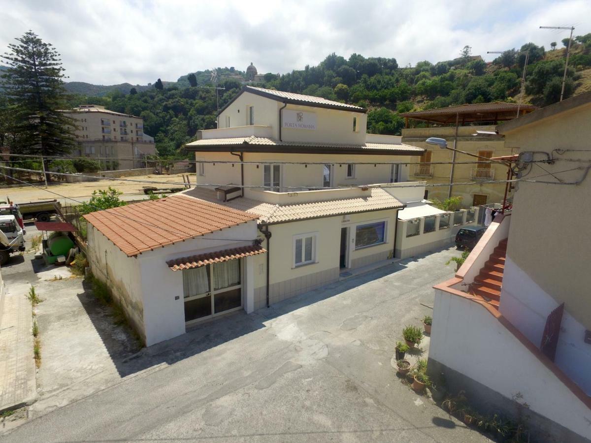 Residenza Porta Romana โตรเปอา ภายนอก รูปภาพ