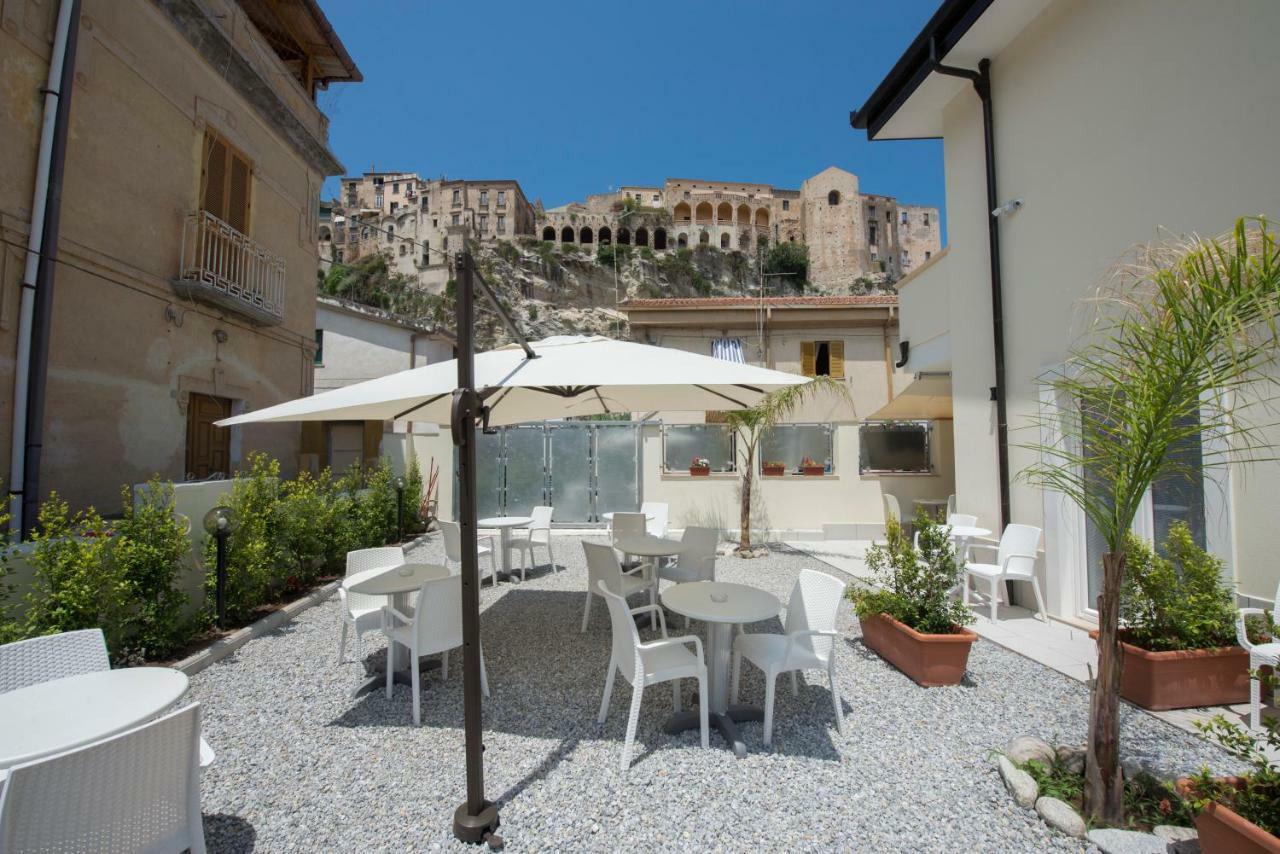Residenza Porta Romana โตรเปอา ภายนอก รูปภาพ